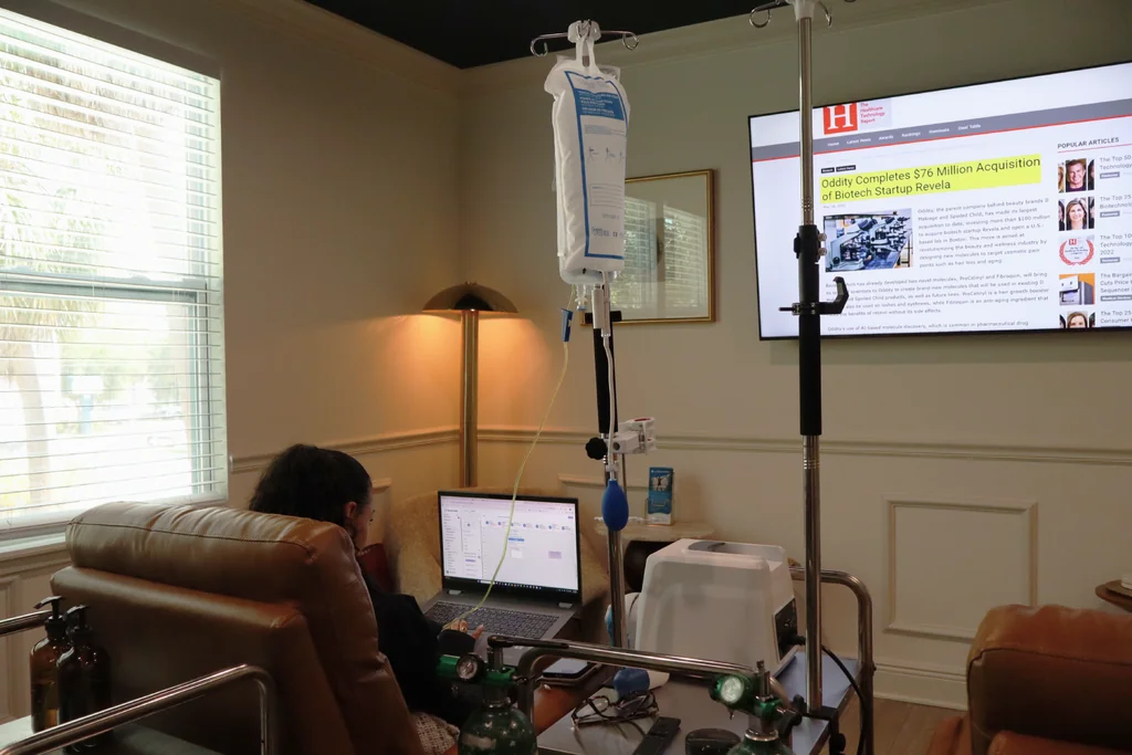 Lab-guided wellness therapy at AgeRejuvenation