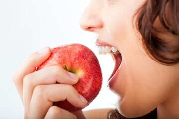 NEW STUDY AN APPLE A DAY TO KEEP A STROKE AWAY